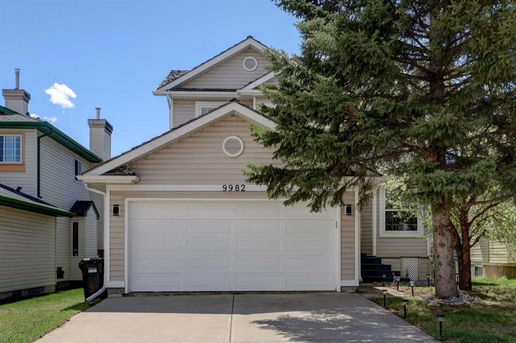 4-bed Detached for sale at 9982 Hidden Valley Drive NW, Calgary
