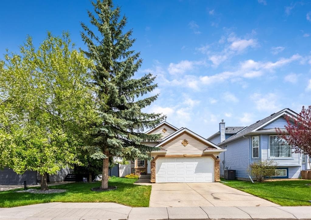 4-bed Detached for sale at 142 Coventry View NE, Calgary