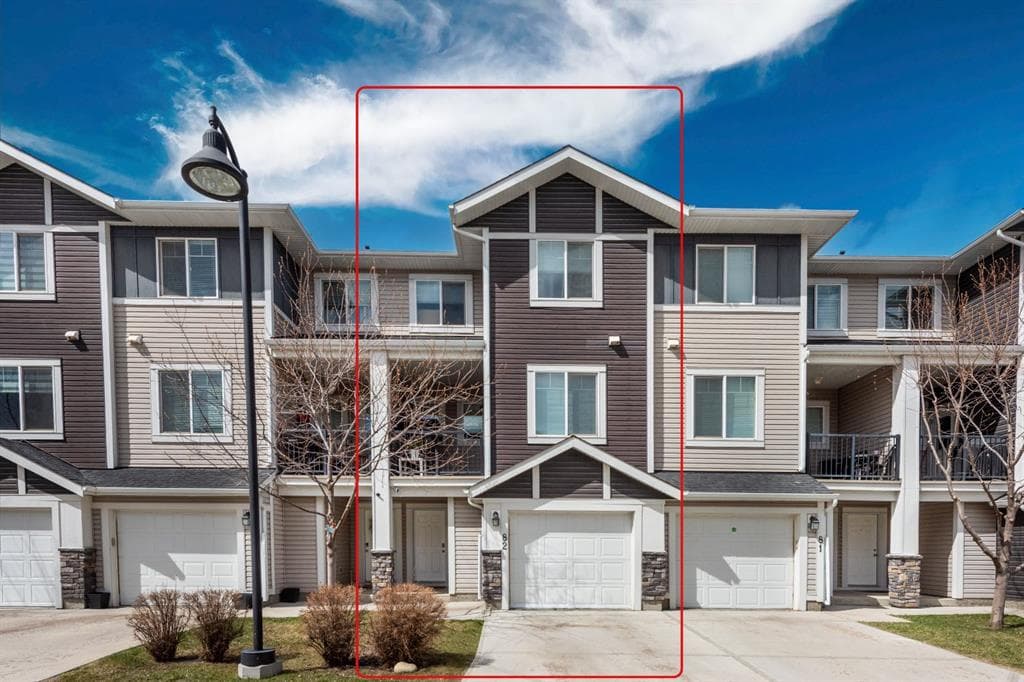 4-bed Townhouse for sale at 82, 300 Marina Drive, Chestermere