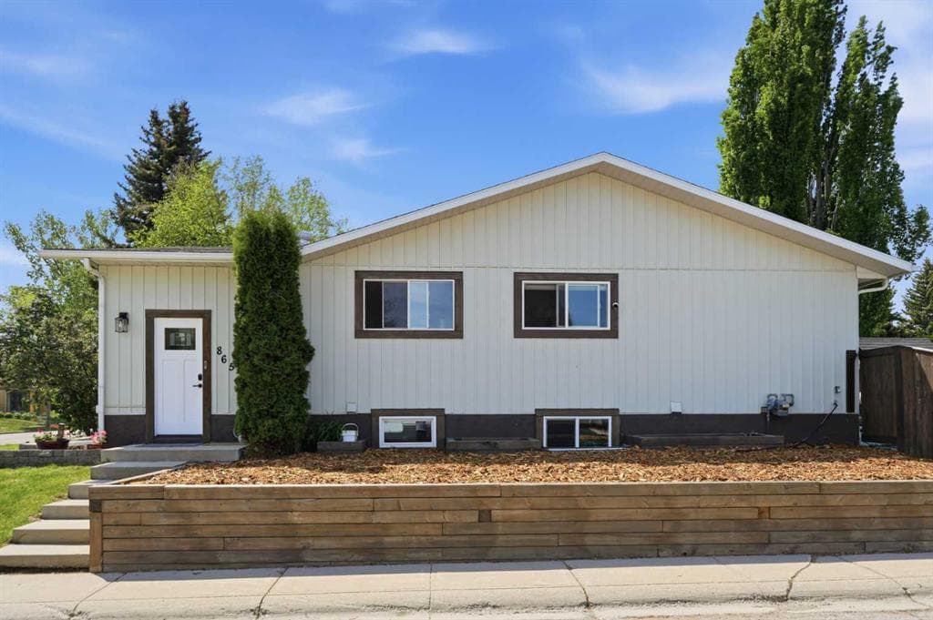 4-bed Semi-detached for sale at 865 Queensland Drive SE, Calgary