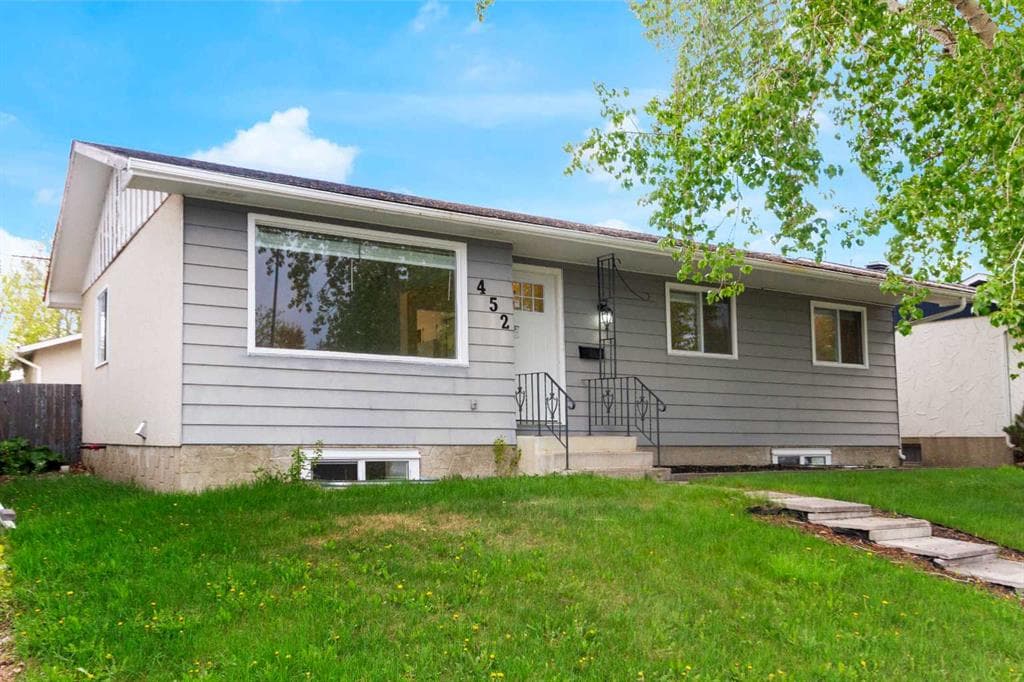 5-bed Detached for sale at 452 Queen Alexandra Way SE, Calgary