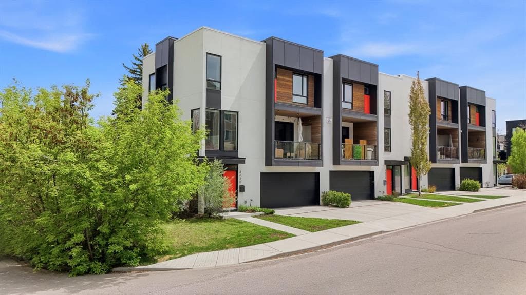 3-bed Townhouse for sale at 3620 17 Street SW, Calgary