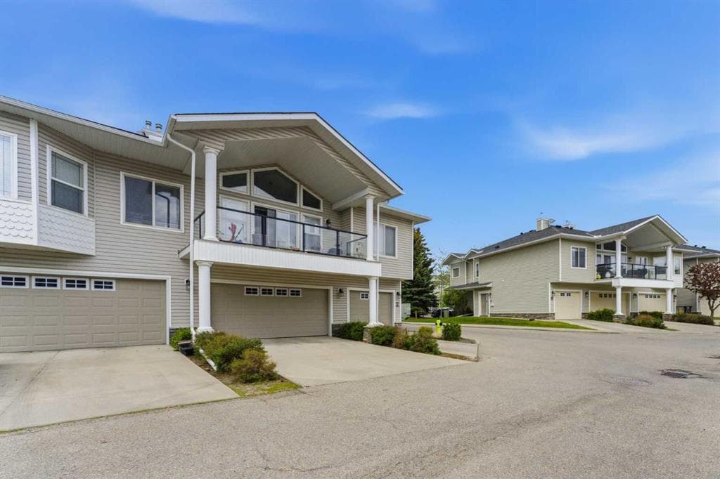 3-bed Townhouse for sale at 12 Rocky Vista Terrace NW, Calgary