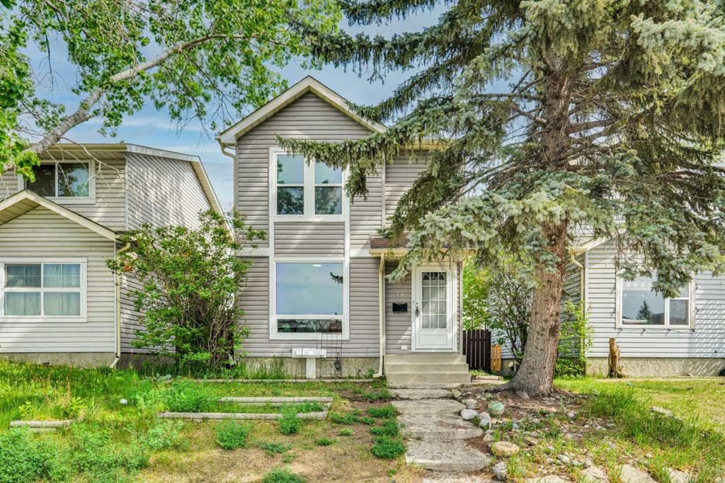4-bed Detached for sale at 74 Castledale Way NE, Calgary