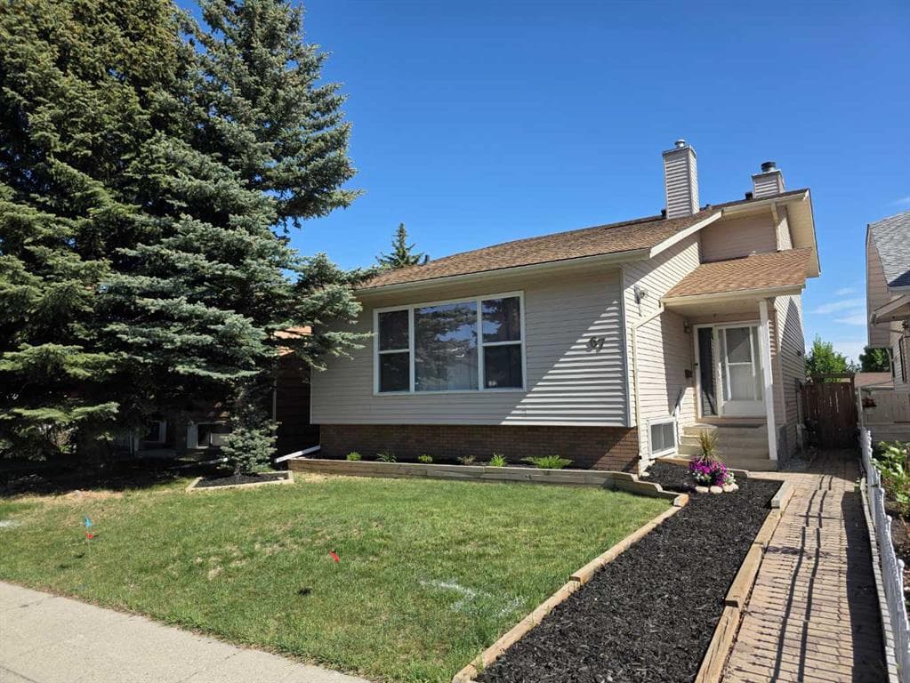 5-bed Detached for sale at 67 Deersaxon Circle SE, Calgary
