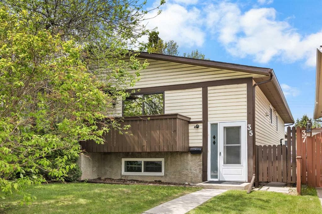 5-bed Semi-detached for sale at 35 Bermuda Drive NW, Calgary