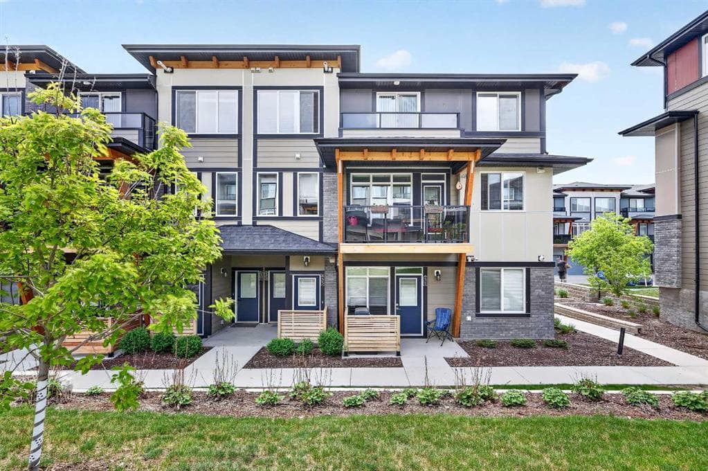 3-bed Townhouse for sale at 33, 230 Seton Passage SE, Calgary