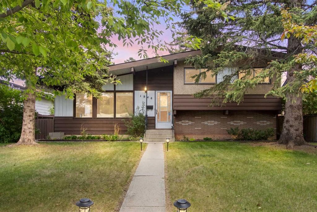 5-bed Detached for sale at 1948 Cottonwood Crescent SE, Calgary