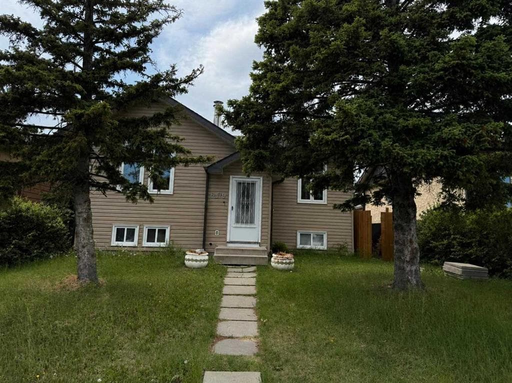 4-bed Detached for sale at 6479 68 Street NE, Calgary