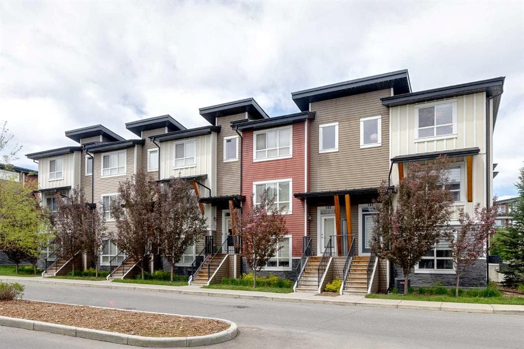 4-bed Townhouse for sale at 101 Walgrove Cove SE, Calgary