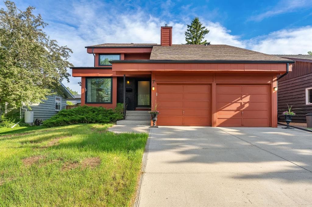 4-bed Detached for sale at 7 Deerwood Road SE, Calgary