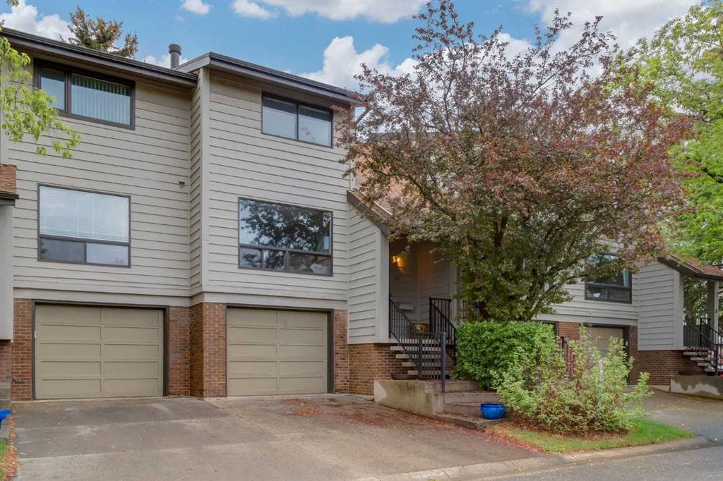 3-bed Townhouse for sale at 10, 3302 50 Street NW, Calgary