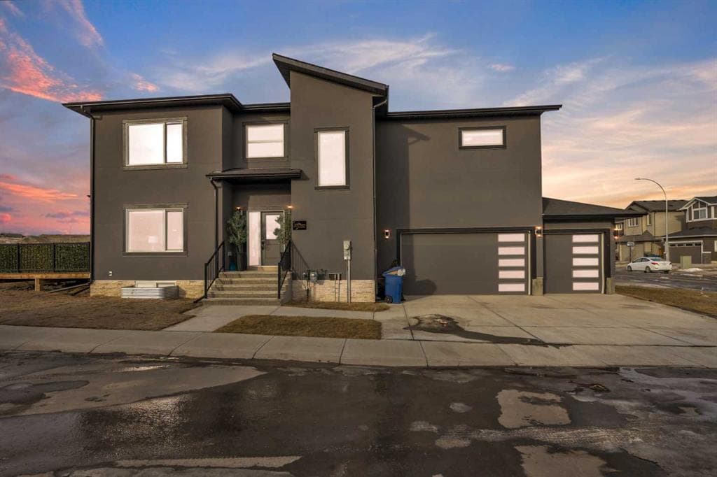 4-bed Detached for sale at 97 Baysprings Gardens SW, Airdrie