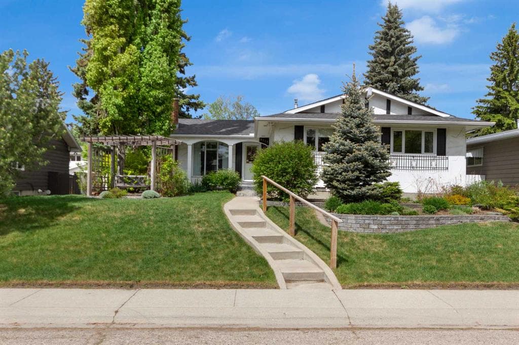 3-bed Detached for sale at 9715 Palishall Road SW, Calgary