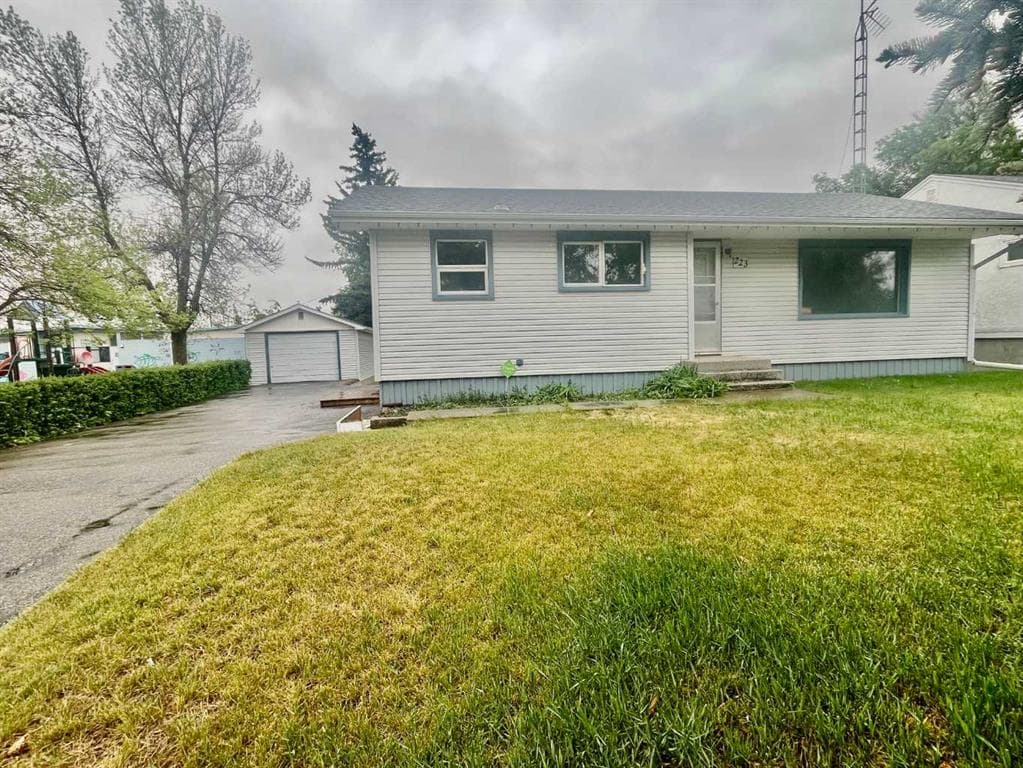 223 Allison Street — photo 1