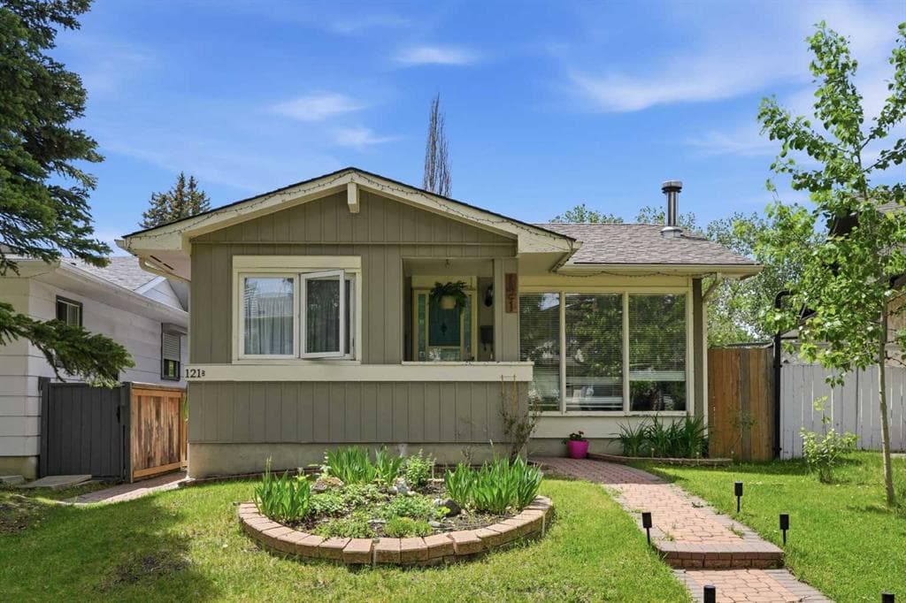 5-bed Detached for sale at 121 Sunbank Way SE, Calgary