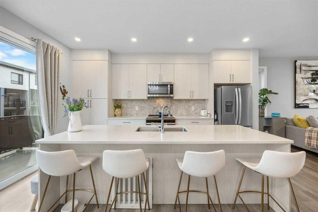 3-bed Townhouse for sale at 605 Evanston Link NW, Calgary