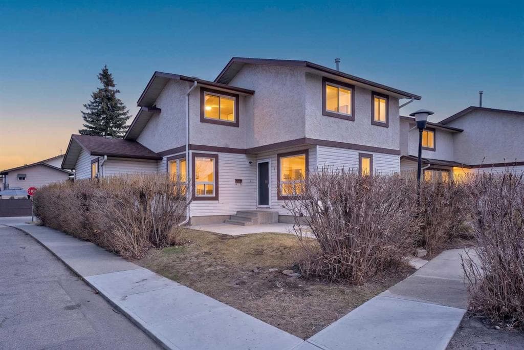 4-bed Townhouse for sale at 7, 75 Templemont Way NE, Calgary