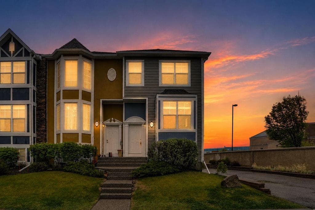 2-bed Townhouse for sale at 124 Lavender Link, Chestermere