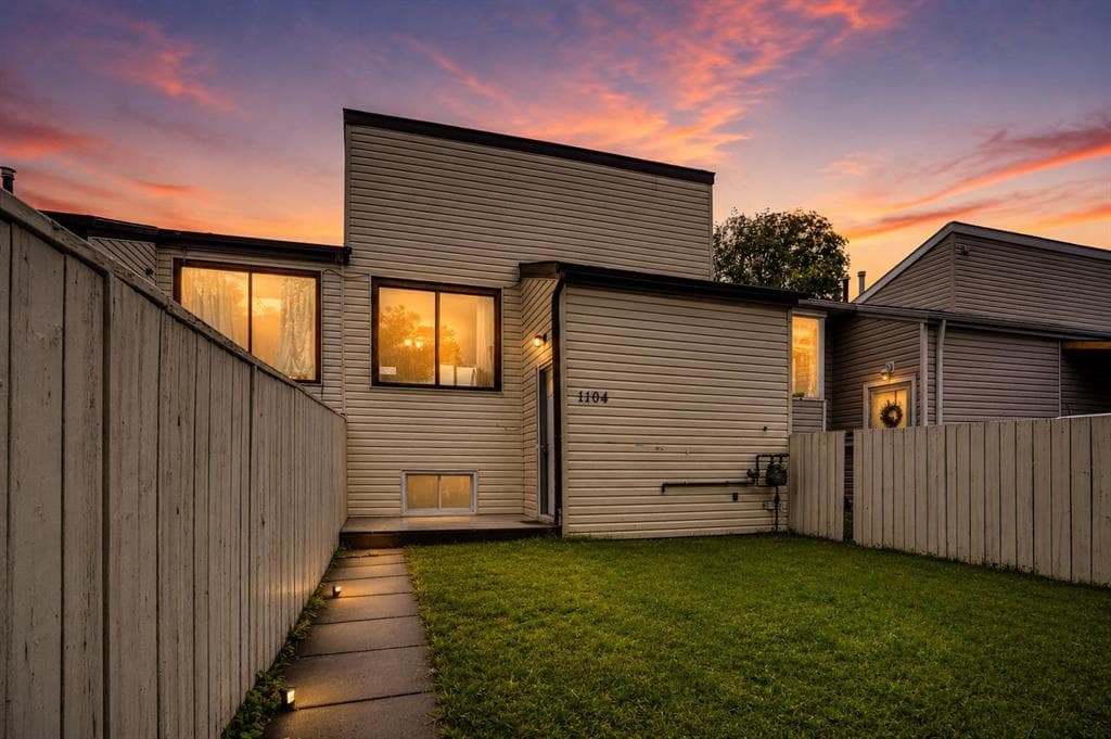 3-bed Townhouse for sale at 1104 53C Street SE, Calgary