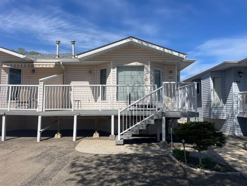 3-bed Semi-detached for sale at 411 3 Street, Brooks
