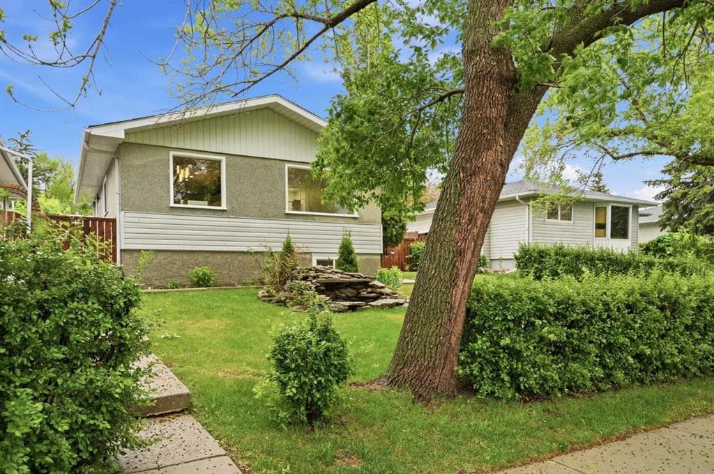 5-bed Detached for sale at 1040 16 Street NE, Calgary