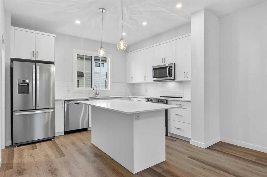 4-bed Townhouse for sale at 127, 1750 Rangeview Drive SE, Calgary