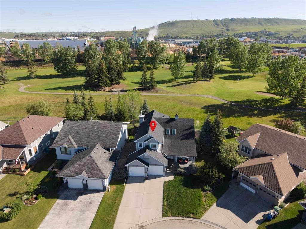 3-bed Detached for sale at 37 Riverview Close, Cochrane