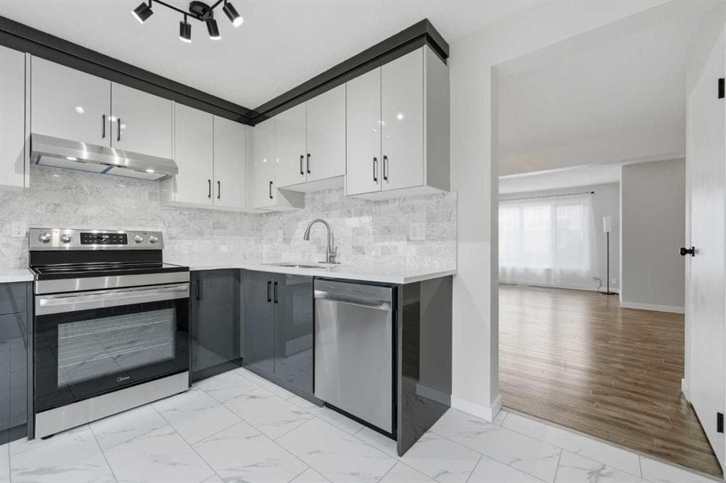 3-bed Townhouse for sale at 36 Falconer Terrace NE, Calgary
