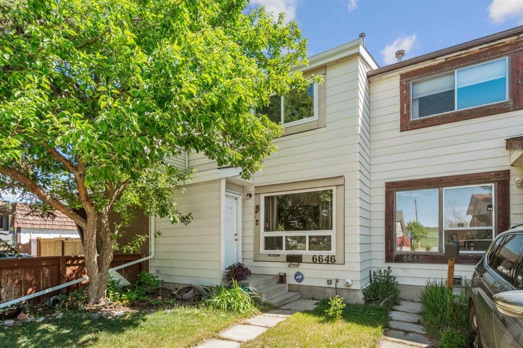 3-bed Townhouse for sale at 6646 Huntsbay Road NW, Calgary