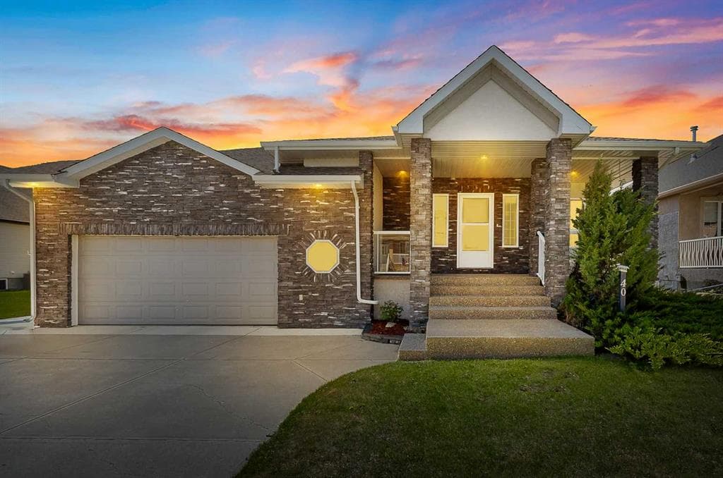 5-bed Detached for sale at 40 Lake Ridge, Olds