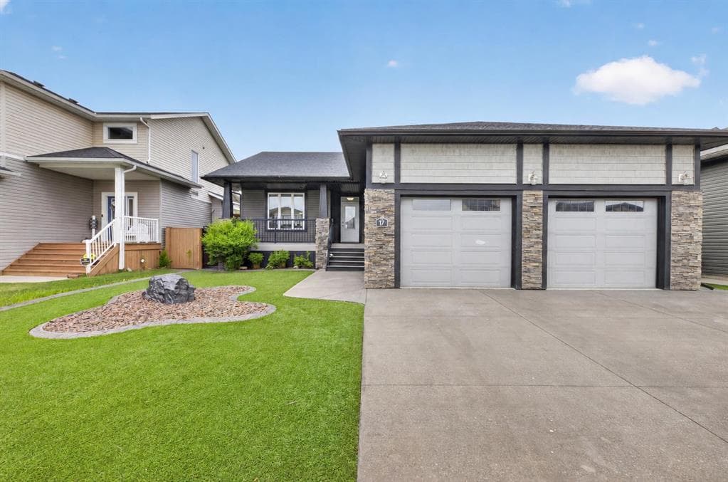 4-bed Detached for sale at 17 Viceroy Crescent, Olds