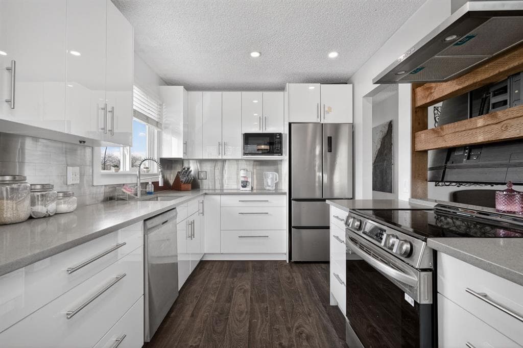 5-bed Semi-detached for sale at 1 Templemont Road NE, Calgary