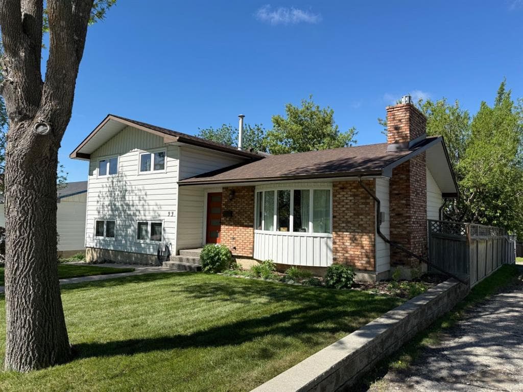4-bed Detached for sale at 33 Carolina Drive, Cochrane