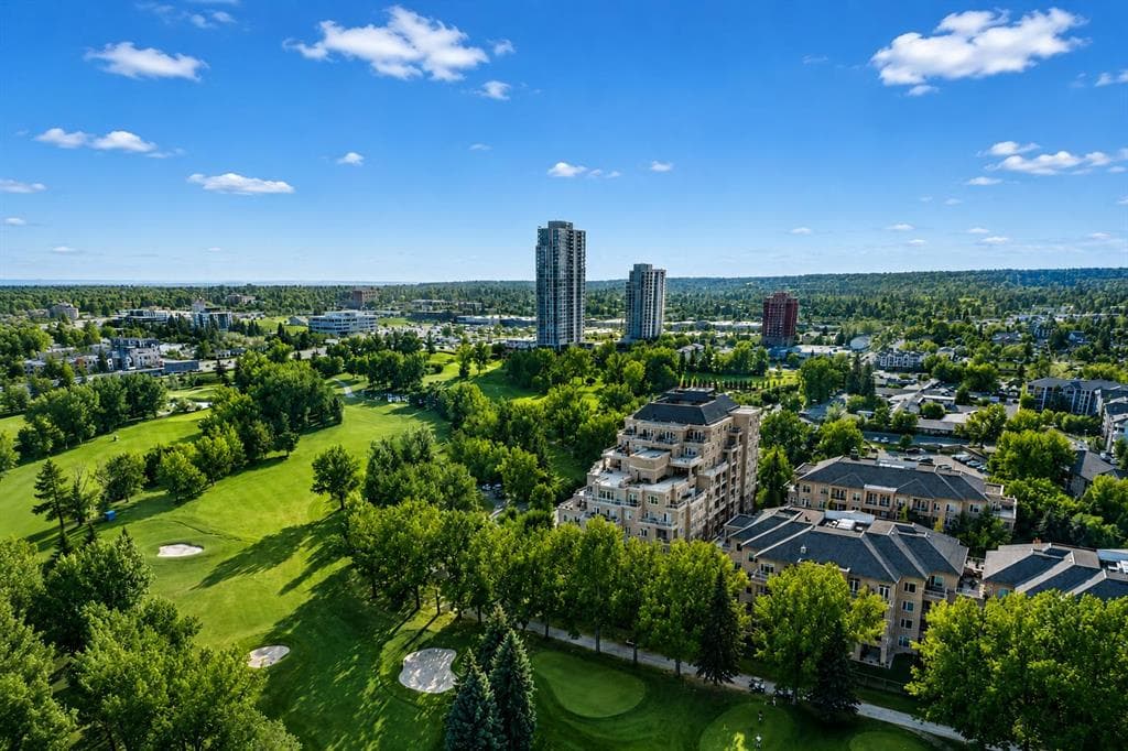 3-bed Apartment for sale at 404, 4 Hemlock Crescent SW, Calgary