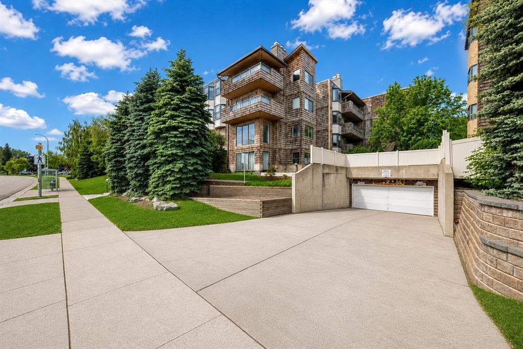 2-bed Apartment for sale at 401, 3719B 49 Street NW, Calgary