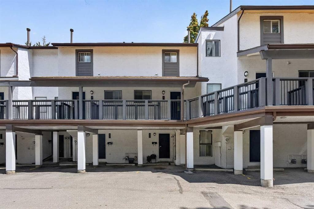 2-bed Townhouse for sale at 408, 2520 Palliser Drive SW, Calgary