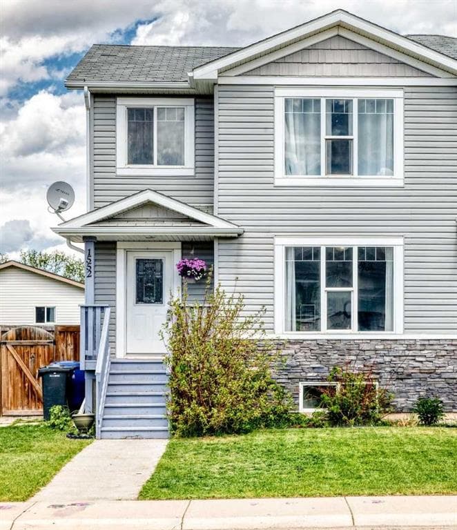 4-bed Semi-detached for sale at 1552 Mcalpine Street, Carstairs