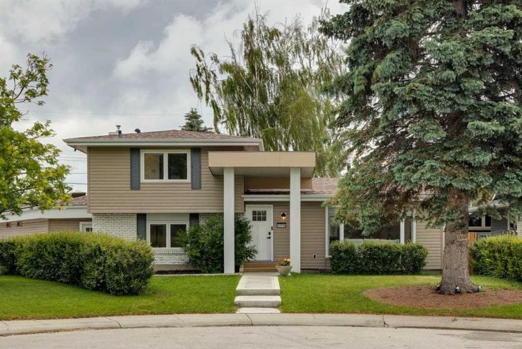 5-bed Detached for sale at 10719 Mapleglen Crescent SE, Calgary