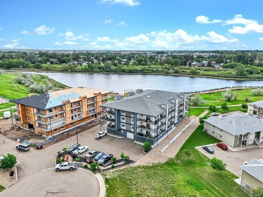 1-bed Apartment for sale at 301, 499 Meadow Lake Court, Brooks