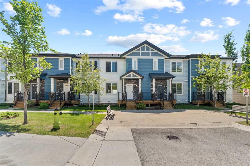 3-bed Townhouse for sale at 5105, 333 Taralake Way NE, Calgary