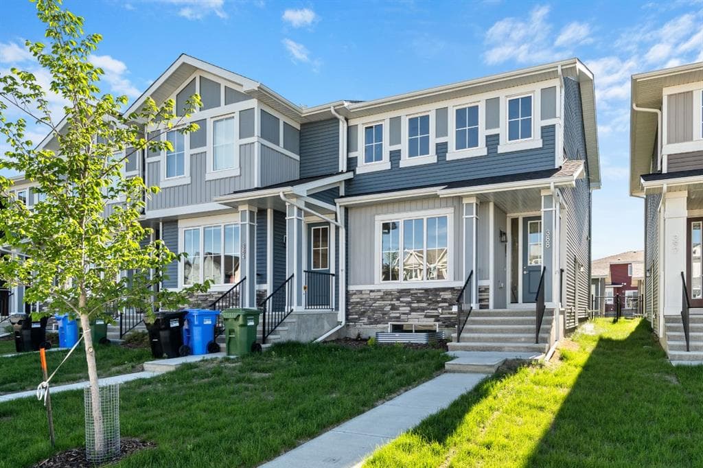 3-bed Townhouse for sale at 388 Sora Boulevard SE, Calgary