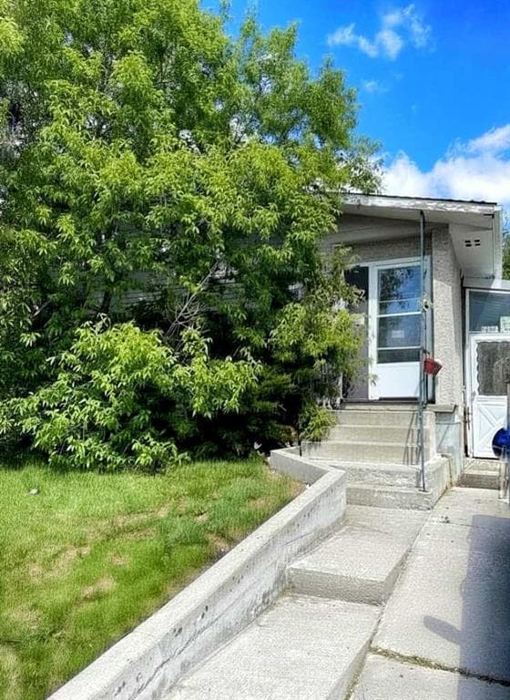 4-bed Semi-detached for sale at 132 Allandale Close SE, Calgary