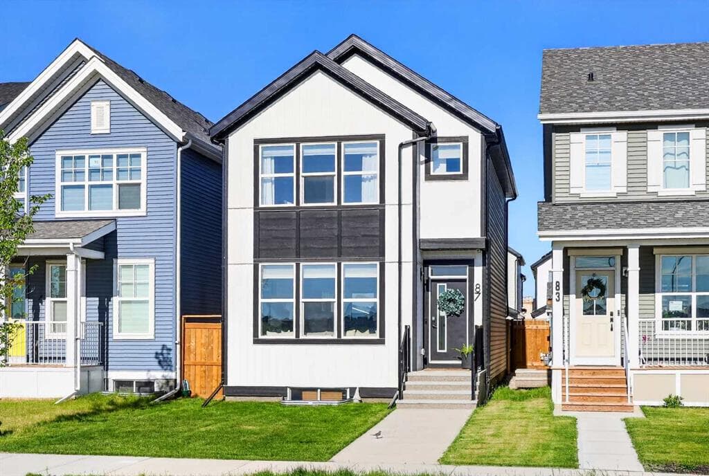 87 Heirloom Boulevard SE — photo 1