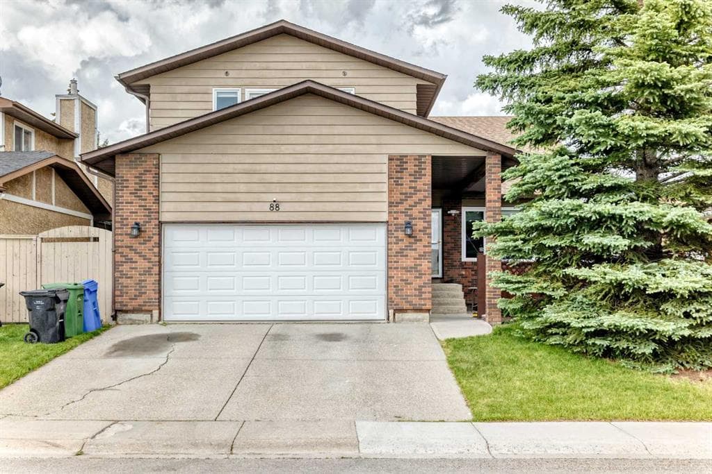 88 Castlefall Way NE — photo 1