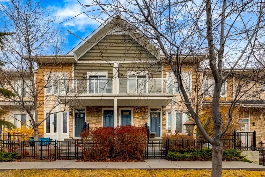 1-bed Townhouse for sale at 64 Auburn Bay Close SE, Calgary