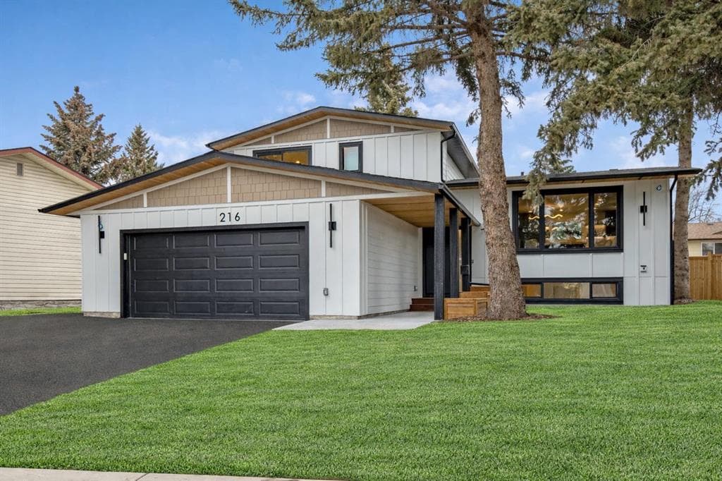 4-bed Detached for sale at 216 Oakridge Place SW, Calgary
