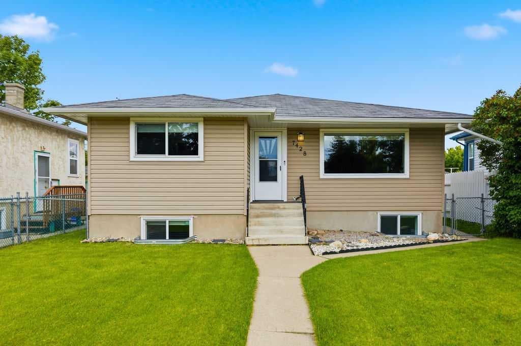 5-bed Detached for sale at 7428 23 Street SE, Calgary