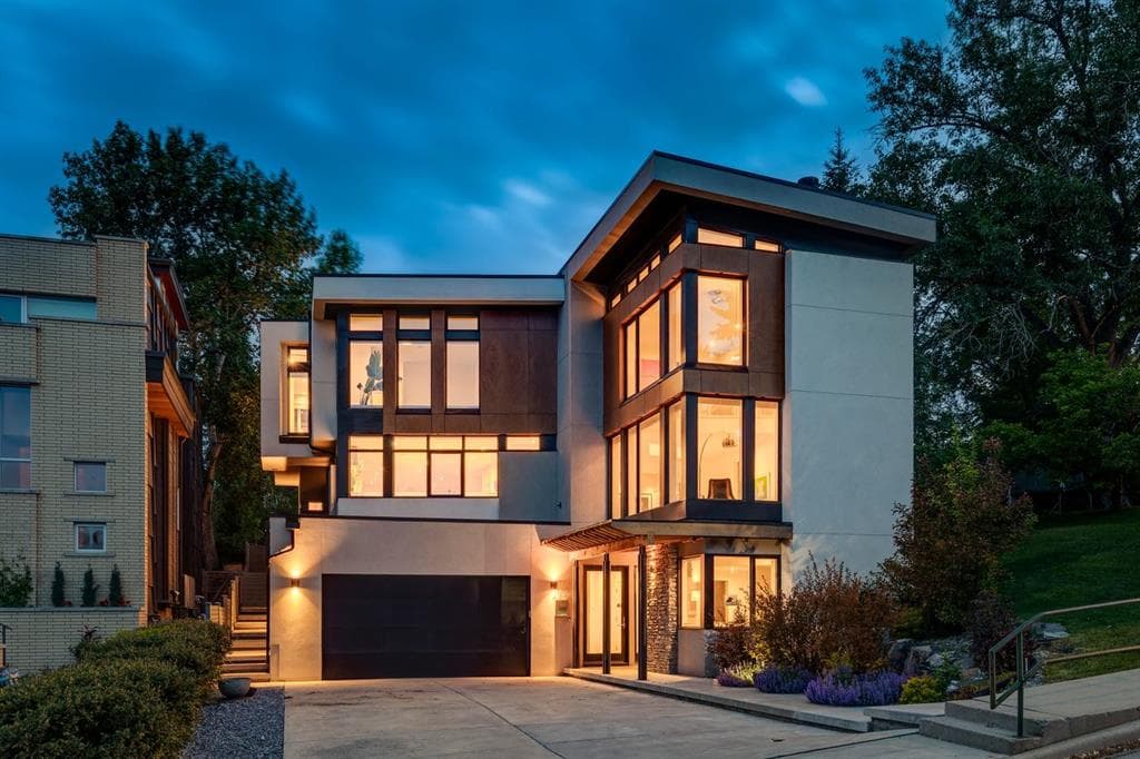 4-bed Detached for sale at 1119 15 Street NW, Calgary