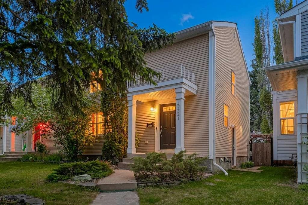 3-bed Semi-detached for sale at 4421 Quentin Court SW, Calgary